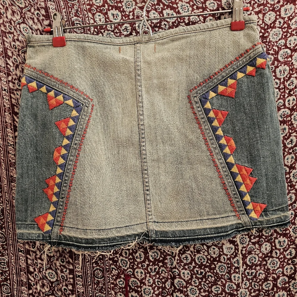 Free People Embroidered Mini Denim Skirt Size 4 - Picture 3 of 5